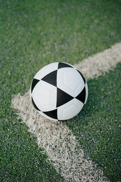 ماتشالريالوالاهليمواجهةتاريخيةبينعمالقةالكرة